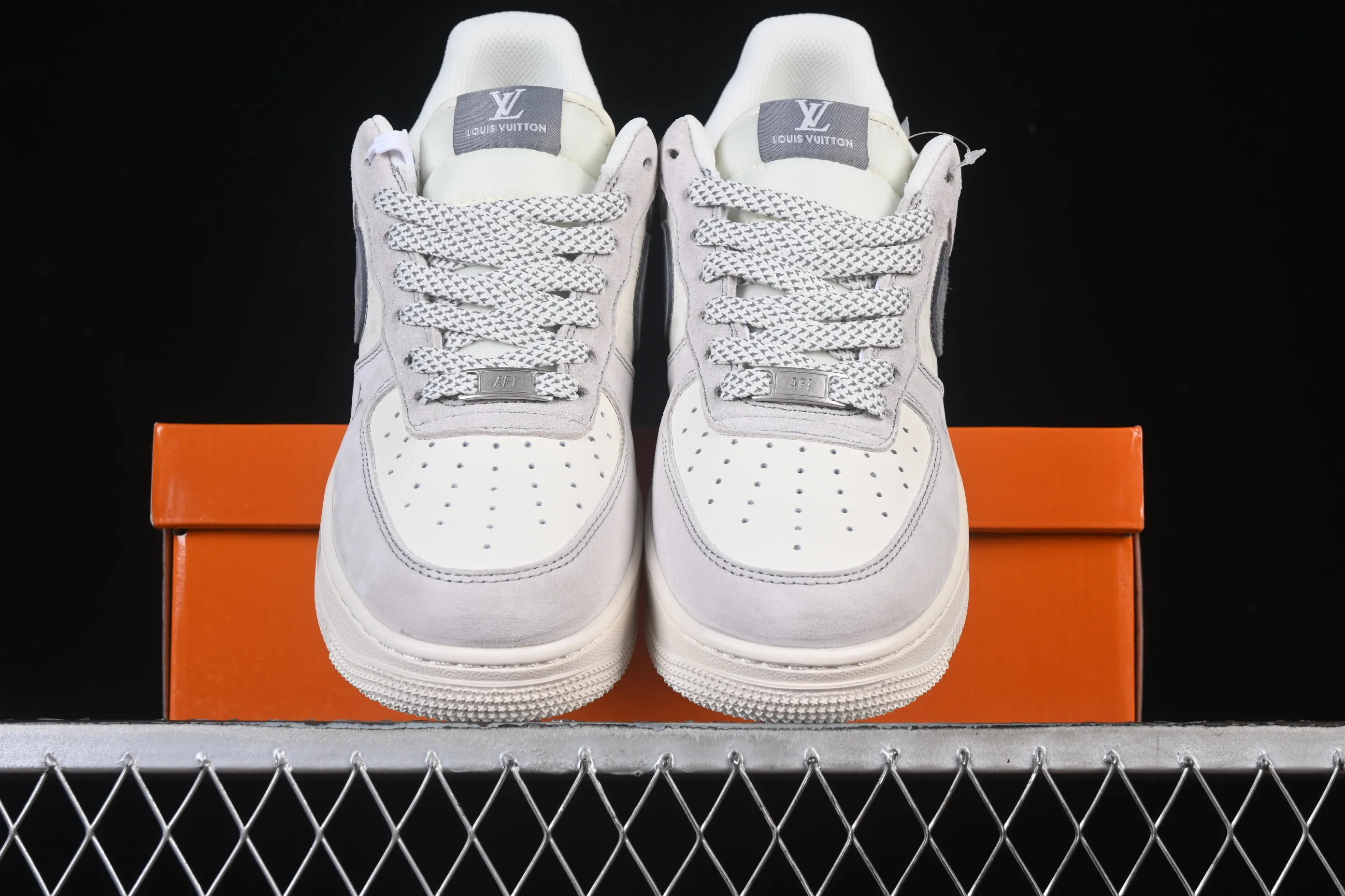 All categories Nk Air Force 1 Air Force series Nk Air Force 1 Low Air Force low-top Nike Air Force 1'07 Low LV co-branded double gray graffiti Air Force 1 low-top casual sneakers CX5050-Y07